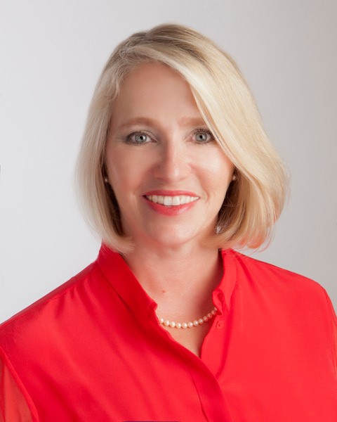 Lynn Teel Headshot 2